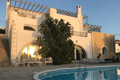 Image de Spacious villa with private pool