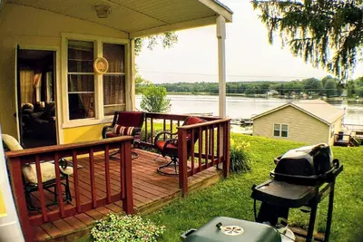 Image de Charming Cottage with Stunning Bay Views & Water Access