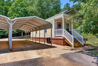 Image de Cottage #2 Fisherman's Landing / 1-Bed Fishing Cottage w/Covered Boat Shelter\"