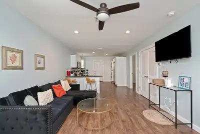 Image de Stylish 2 bedroom home close 2 Dtown, Nas, and Bch