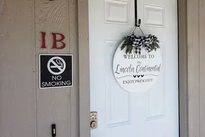 Image de It is Bold and it is Beautiful! Wow!