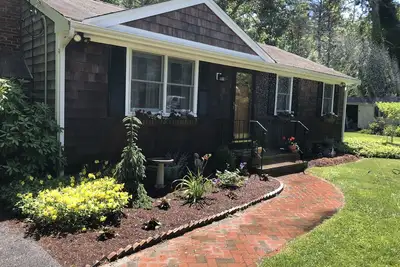 Image de Quiet Beach Home, walk to beach