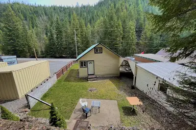 Image de Cozy retreat with canyon views, sound of the river, and the smell of the pines.