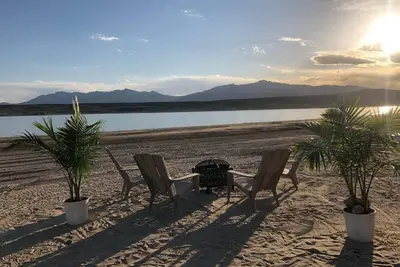 Image de Darling remodeled trailer on private sandy beach