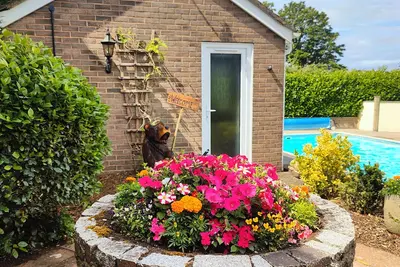 Image de The Pool House, romantic, country holiday cottage in Crediton