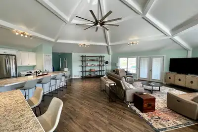 Image de Luxury Home with best views in town! • Bird House