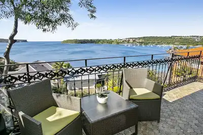 Image de Balmoral Dreaming  - 50m walk to the beach, large 2 bedroom with balcony