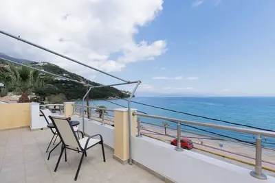 Image de The Island Life Apartments by Konnect, Ipsos Beach