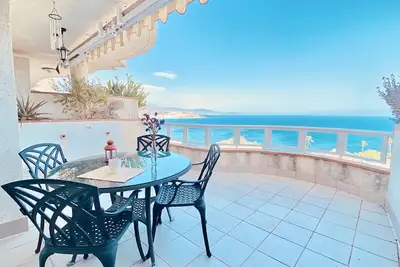 Image de Bel appartement vue Mer imprenable + piscine