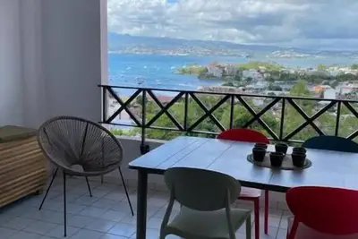 Image de Excellent emplacement - joli Duplex - Vue mer