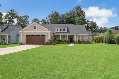 Image de Tallahassee Luxury 4 bedrooms 3. 5 baths, King Bed, and Home Movie Theatre