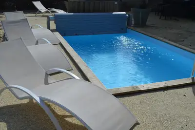 Image de Gîte 12 personnes avec piscine chauffée et sauna, idéal pour se reposer