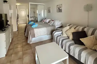 Image de Beautiful sea view studio in Castle Harbour (C002)