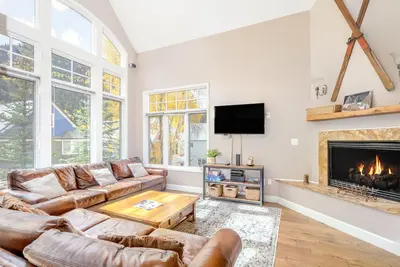Image de Bachman Village 14 by AvantStay | Close To Town & The Slopes w/ Hot Tub