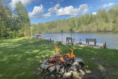 Image de Cozy cottage on Burnt River with hot tub & sauna