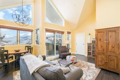 Blue Mesa Lodge 40a by AvantStay | Ski In/ Ski Out Unit w/ Balcony!