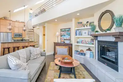 Blue Mesa Lodge 40b by AvantStay | Ski In/ Ski Out Unit w/ Balcony!