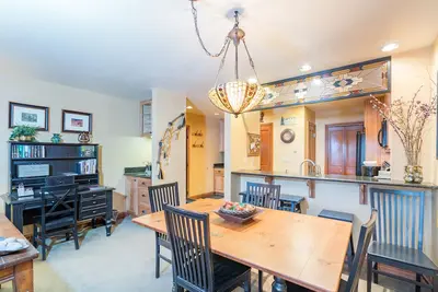 Image de Etta Place Too 103 by AvantStay | Close to Town&Slopes! W/ Communal Pool&Hot Tub