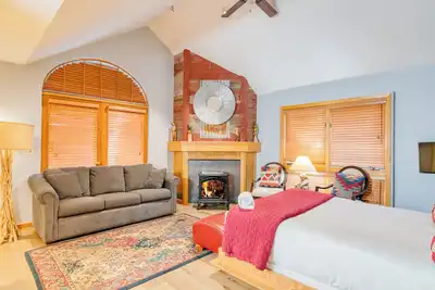 Le Chamonix B by AvantStay | In Mountain Village, Close to Gondola & Skiing