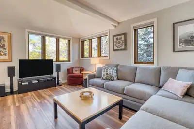 Lulu City 5b by AvantStay | Across From Lift #7 | 10-minute Walk to Downtown