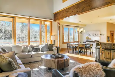 Image de Telemark A by AvantStay | Ski In/ Ski Out at the Heart of Mountain Village!