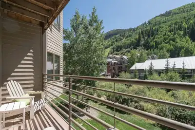 Viking Lodge 216 by AvantStay | Great Ski Access w/ Communal Pool & Hot Tub