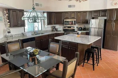 Image de 80 steps from the beach with beautiful views, Canto De Los Pajaros Beach House