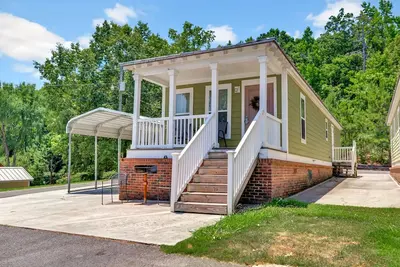 Image de Cottage #3 Fisherman's Landing / 2-Bed Fishing Cottage w/Covered Boat Shelter\"