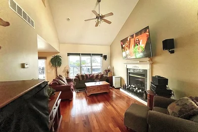 Image de 3 Bed, 2 Bath House on Canal with Boat Well Included