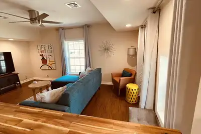 Image de King bed - Near The Mont and Ou Campus