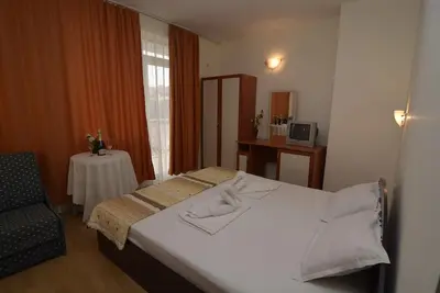 Image de Family hotel with pool and food, 5 min to the see.