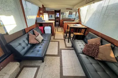 Image de 3 Bedroom, 2 Bathroom, Stationary 60' [sixty ft] House Boat, Sleeps 6