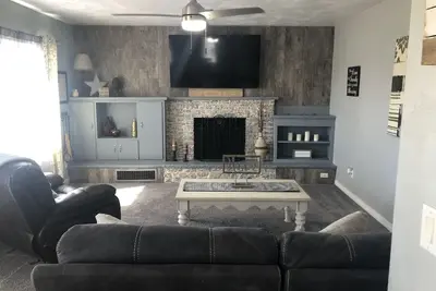 Image de Beautiful Monroe Home on Paiute trail by Mystic Hot Springs Atv, flyers landing