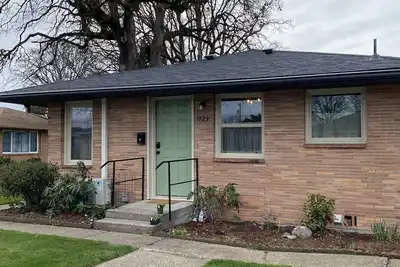Image de The 3 Oaks @ 1123 17th Se Salem by Salemstays. com