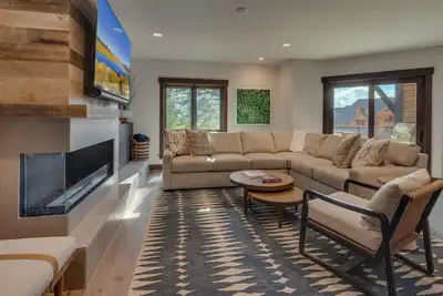 Beautiful Modern 1877 sqft. 2 bed, 3 bath plus additional flex room.