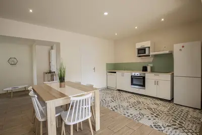 Image de Magnifique appartement 3 chambres avec piscine situé en hypercentre - Parking