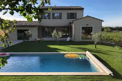 Image de Mazet provençal climatisé avec superbe vue