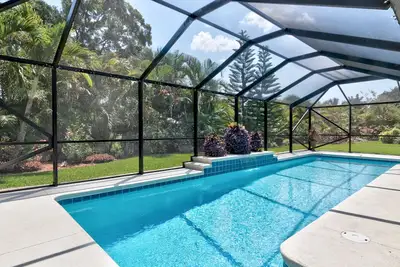 Image de 🍹🌞 Paradise Oasis! Beautiful Heated Pool, Pet Friendly, Wi-Fi, Near Beaches!