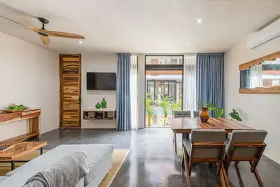 Image de 2-Bed Condo • Pool Views • Kitchen Island • Master Terrace