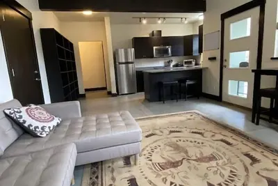 Image de Contemporary apartment in quiet Durango neighborhood