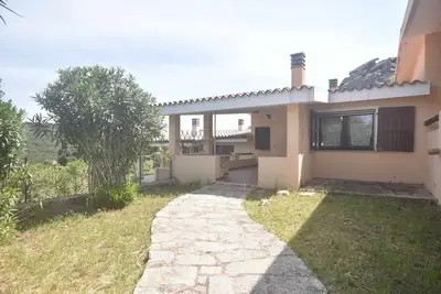 Image de Villa with fenced garden barbecue 2 verandas