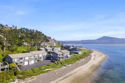 Image de Steps to the Sand on Netarts Bay. Pet Friendly