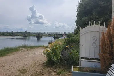 Image de maison bord de Loire avec vue exceptionnelle sur le Château de Sully