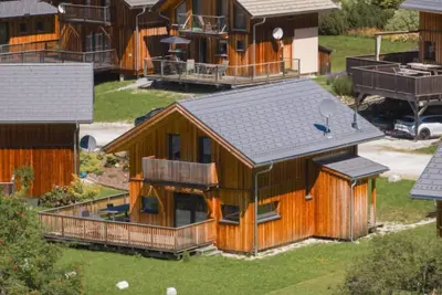 Premium #7 mit Ir-Sauna&Sprudelbad by Interhome