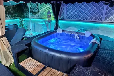 Image de Charming Apartment with Jacuzzi Pool