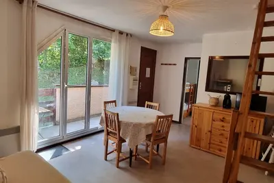 Image de Appartement lumineux, au calme, à 5 min du centre, 2 ch, 4/5p, balcon, parking