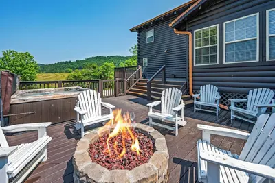 Image de Cozy Cabin Retreat -  Stunning Views & Outdoor Fun