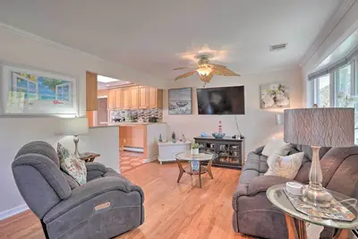 Image de Inviting Home w/ Inground Pool: 3 Mi to Beach