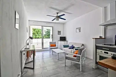 Image de Appartement 2 chambres avec terrasse et parking, plage à 70 mètres