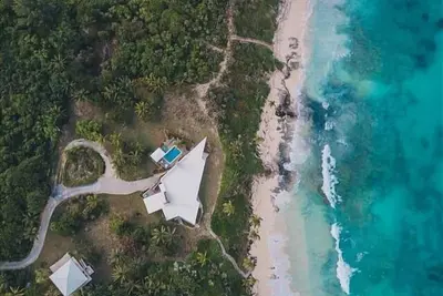 Image de Newly Remodeled Beachfront Estate w/Pool, Hot Tub, Views, Walk to Rest. /Bar